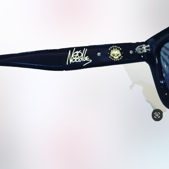 “THE NOODLES FLY” OFFSPRING Limited addition collaboration sunglasses - Picture 8 of 15